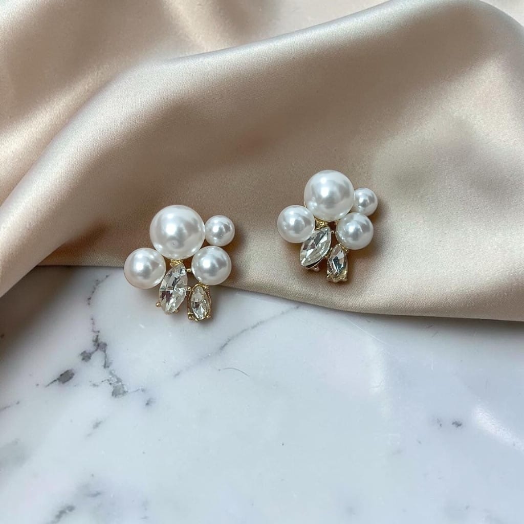 Pearl Stud