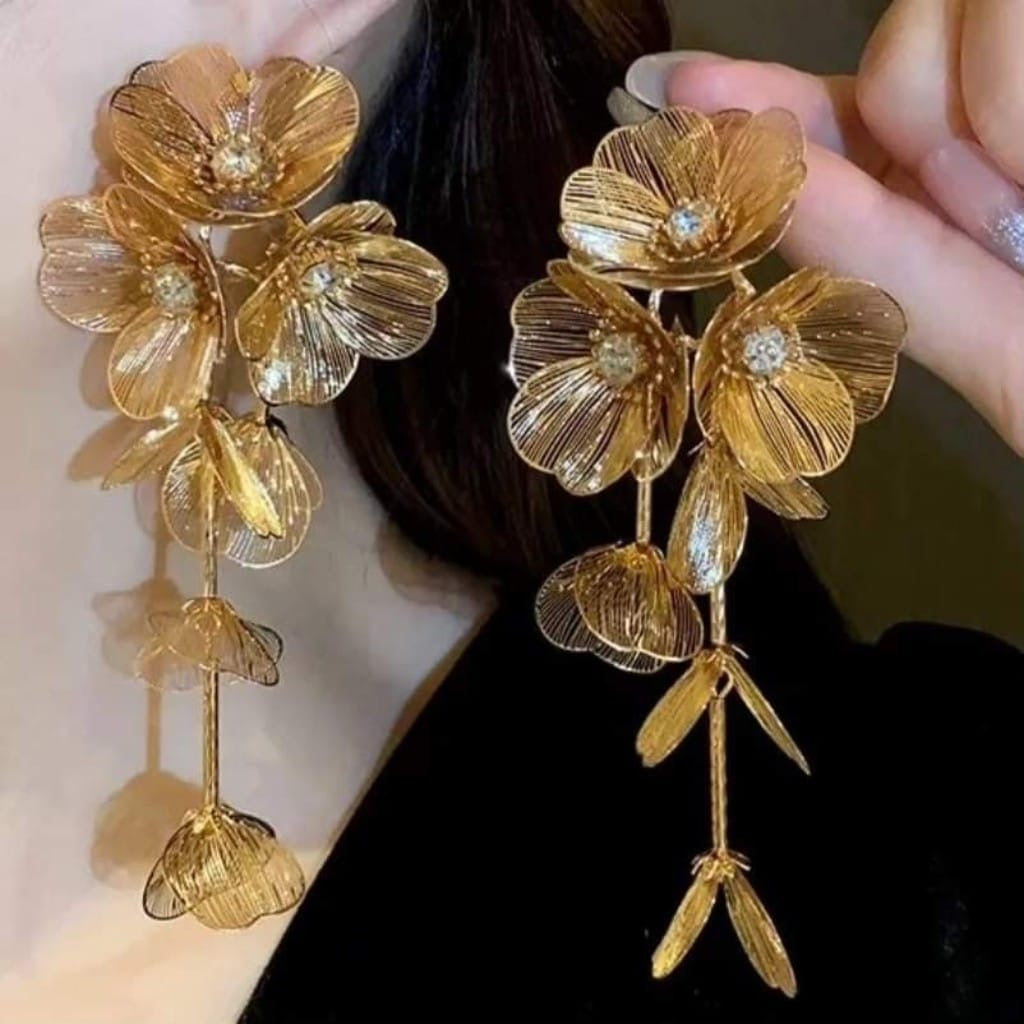 Statement 3D Long Earring